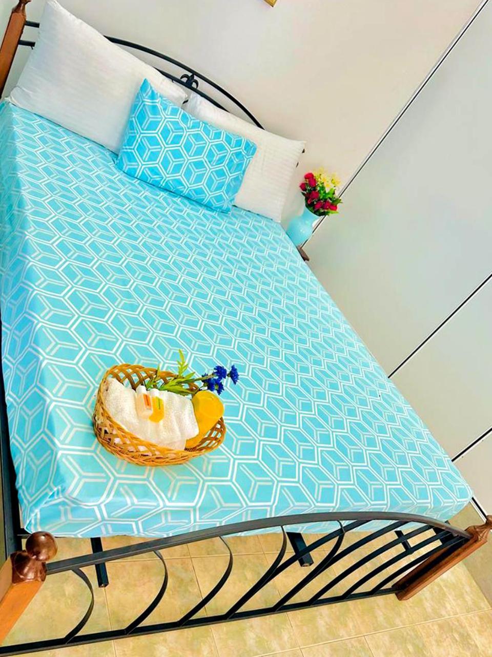 Sea Breeze Guest House Negombo Esterno foto