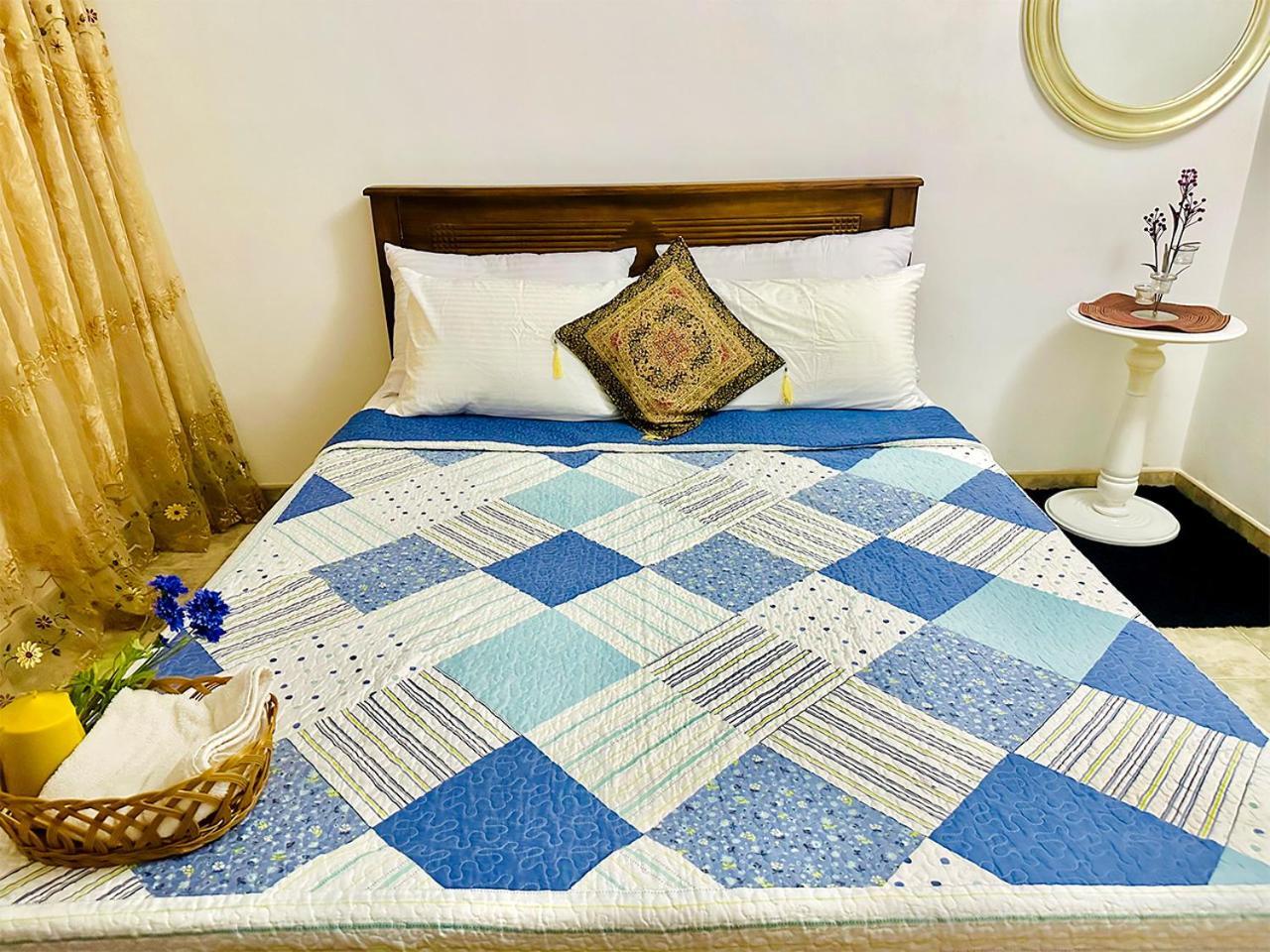 Sea Breeze Guest House Negombo Esterno foto