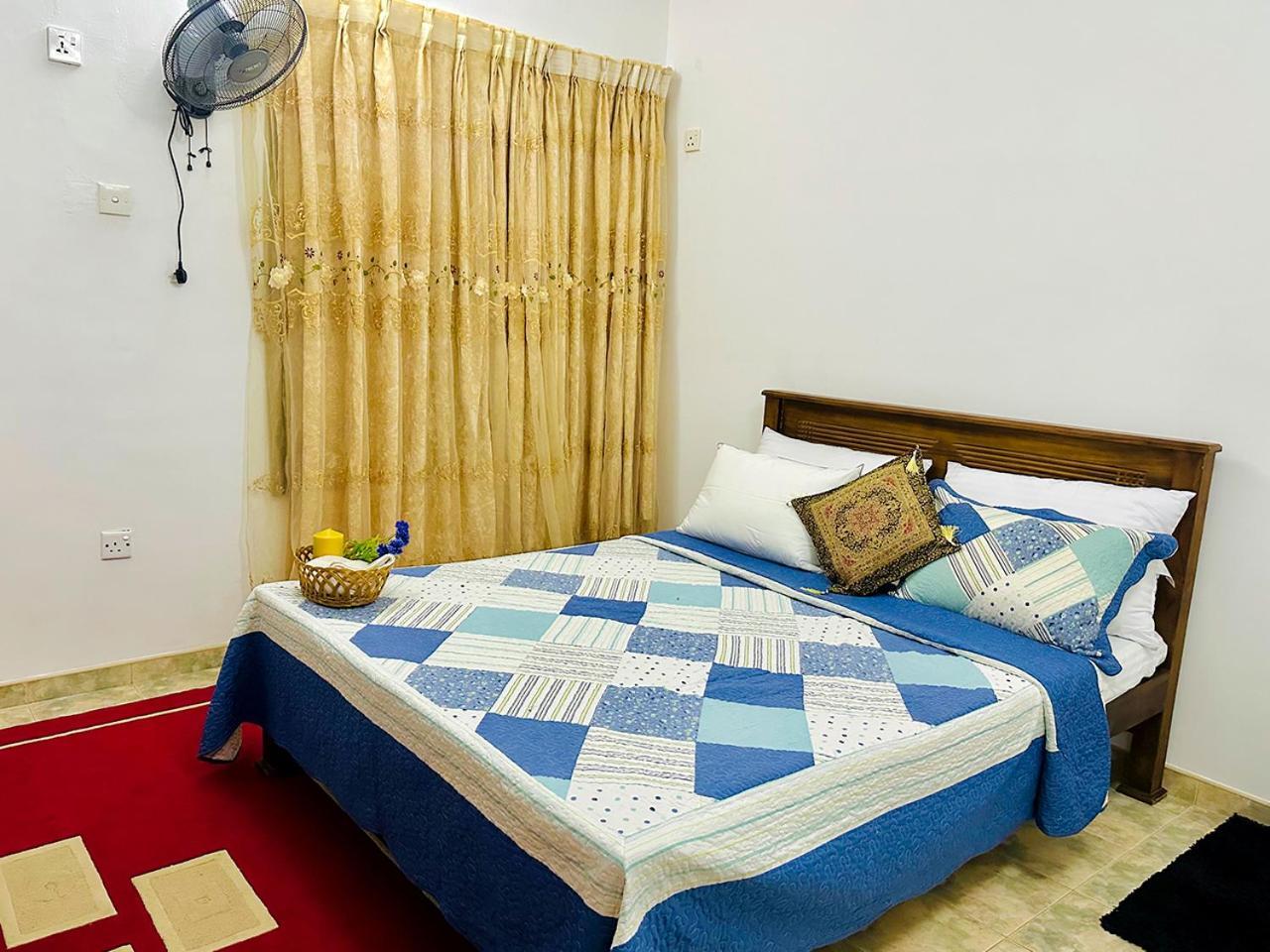 Sea Breeze Guest House Negombo Esterno foto