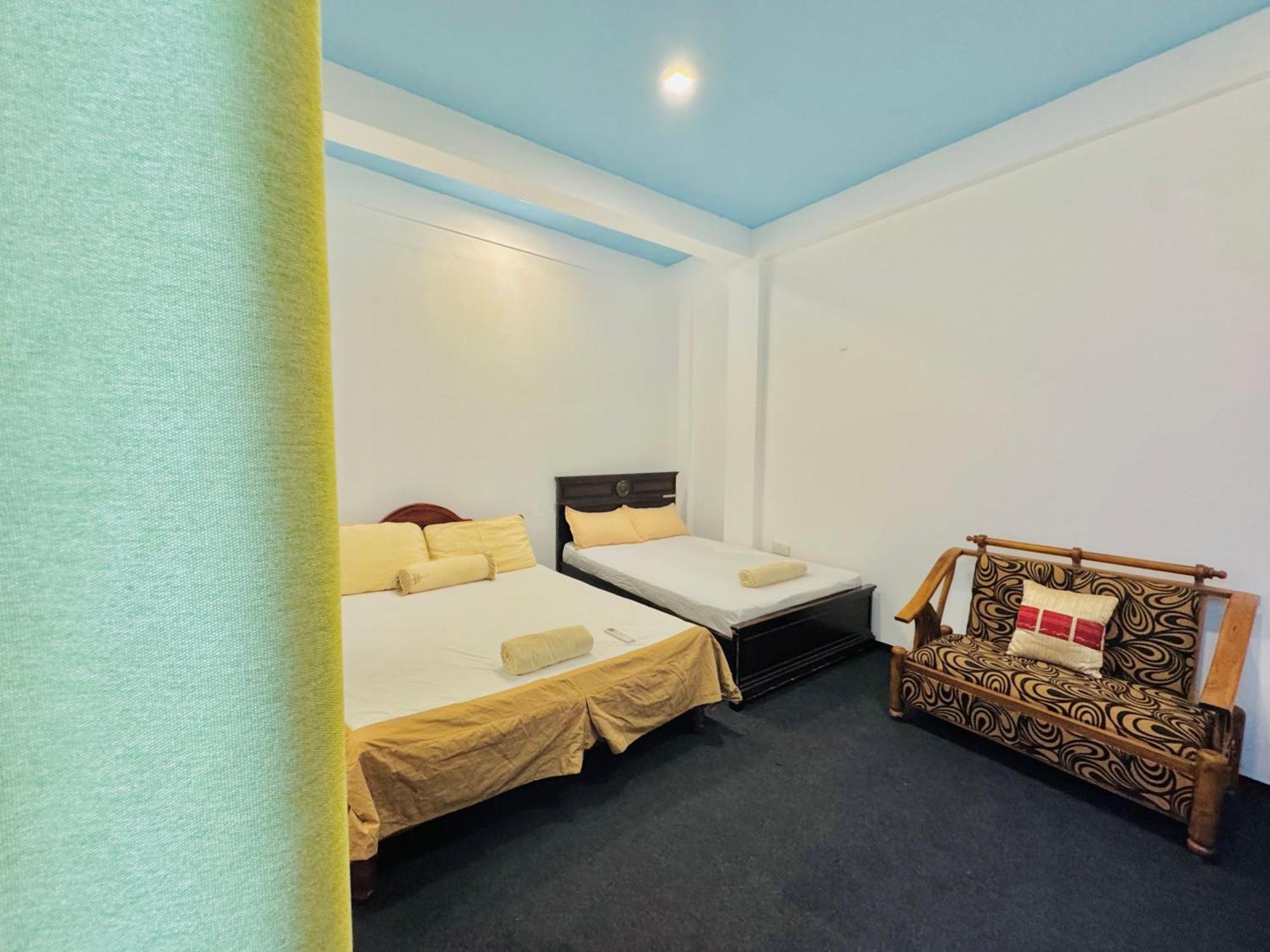 Sea Breeze Guest House Negombo Esterno foto