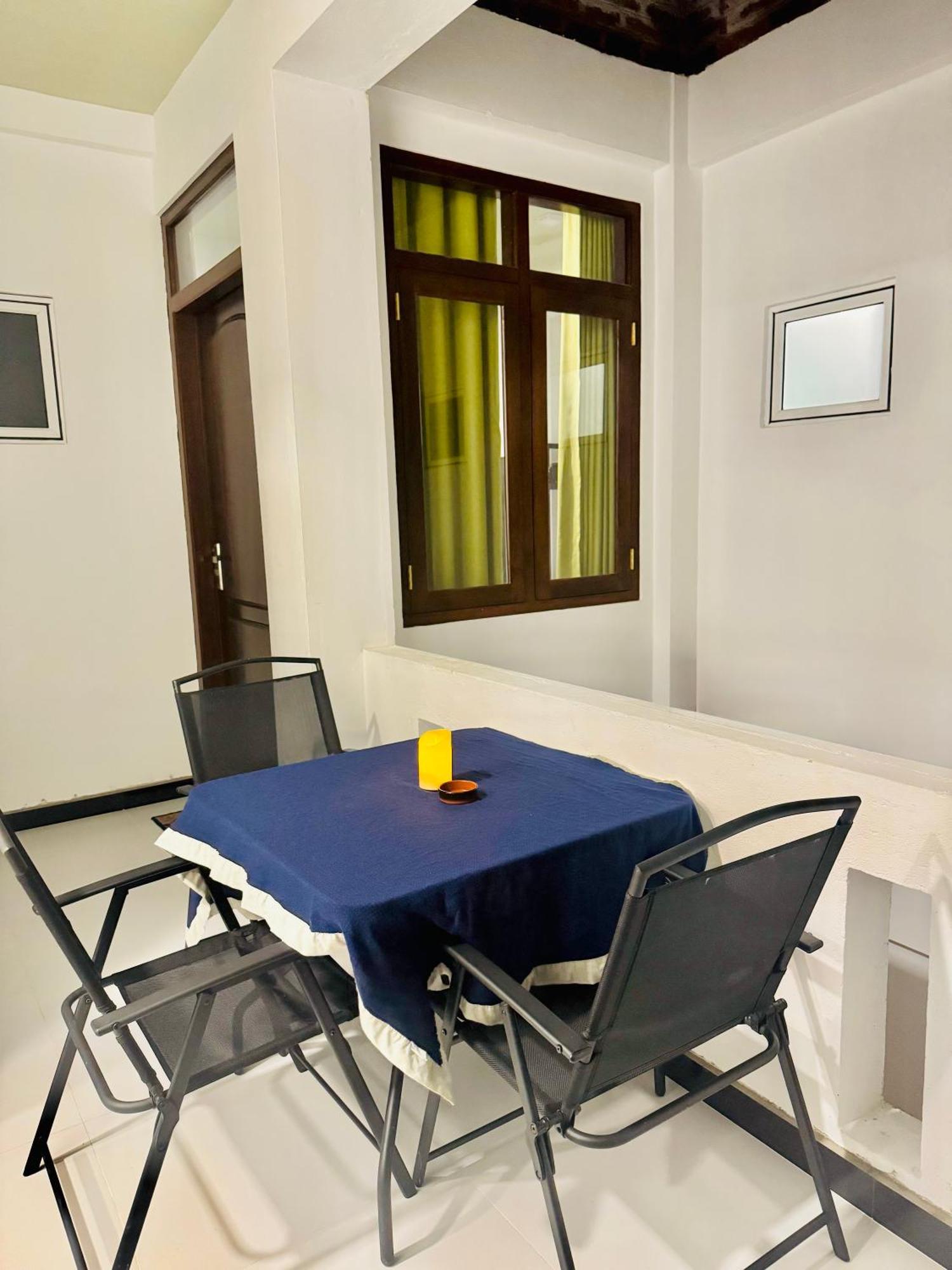 Sea Breeze Guest House Negombo Esterno foto