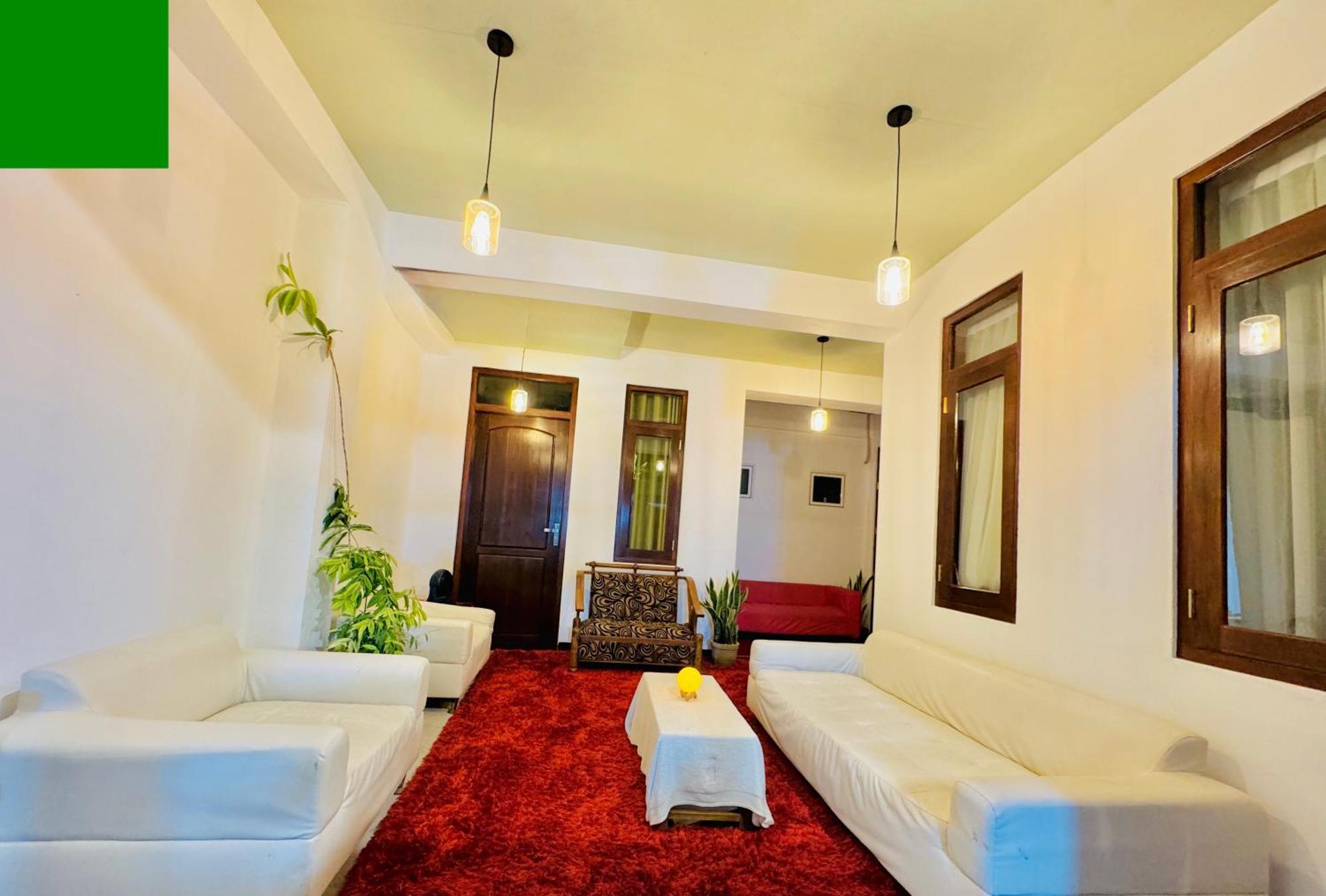 Sea Breeze Guest House Negombo Esterno foto