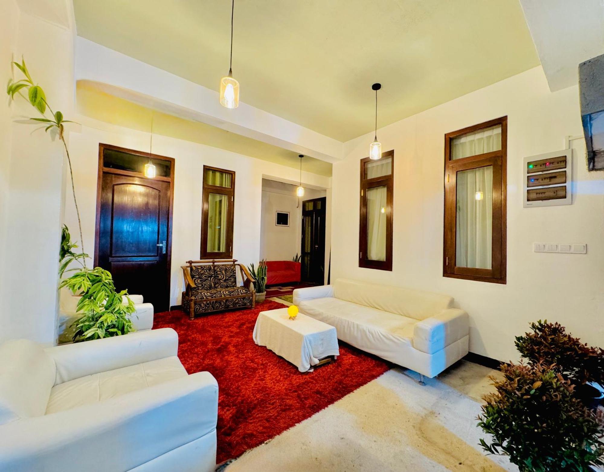 Sea Breeze Guest House Negombo Esterno foto